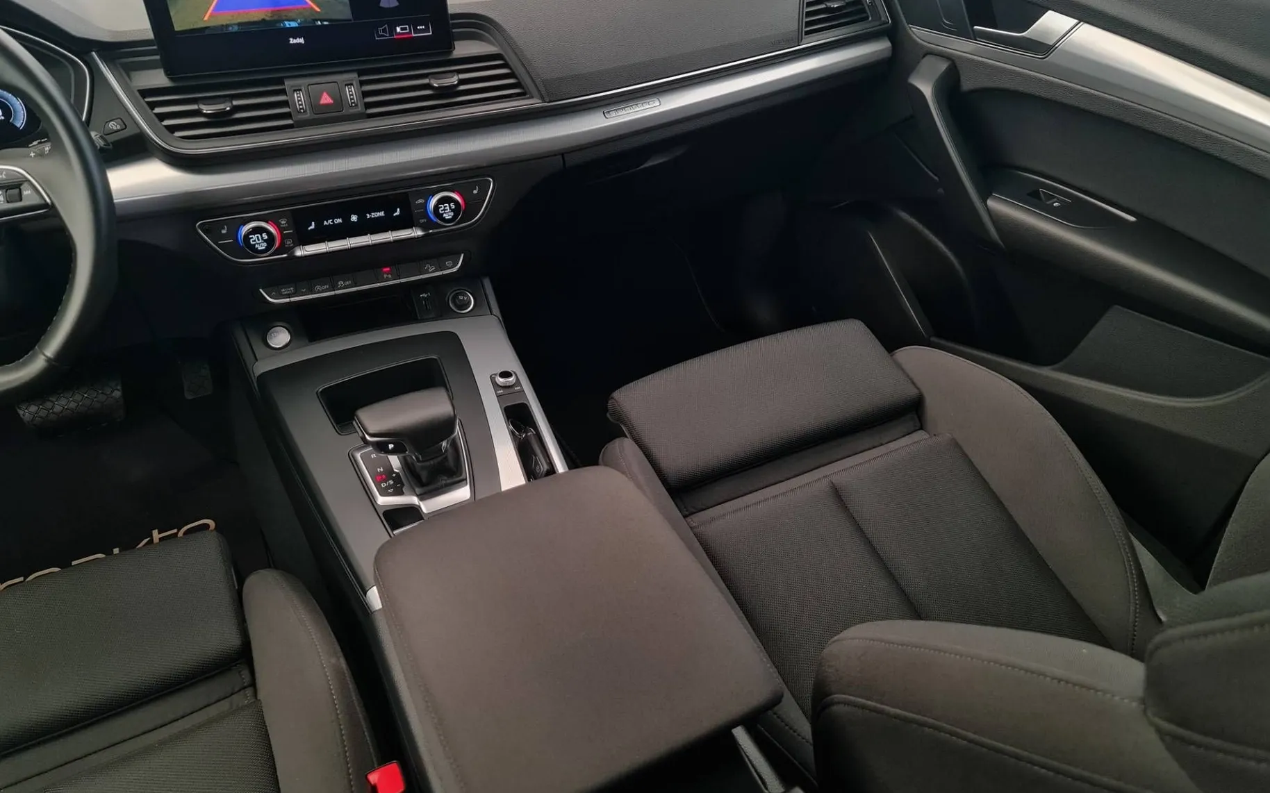 Notranja slika - Audi Q5 Sportback - quattro 40 TDI S line Zračno•Matrix•Kljuka•Radar - 12