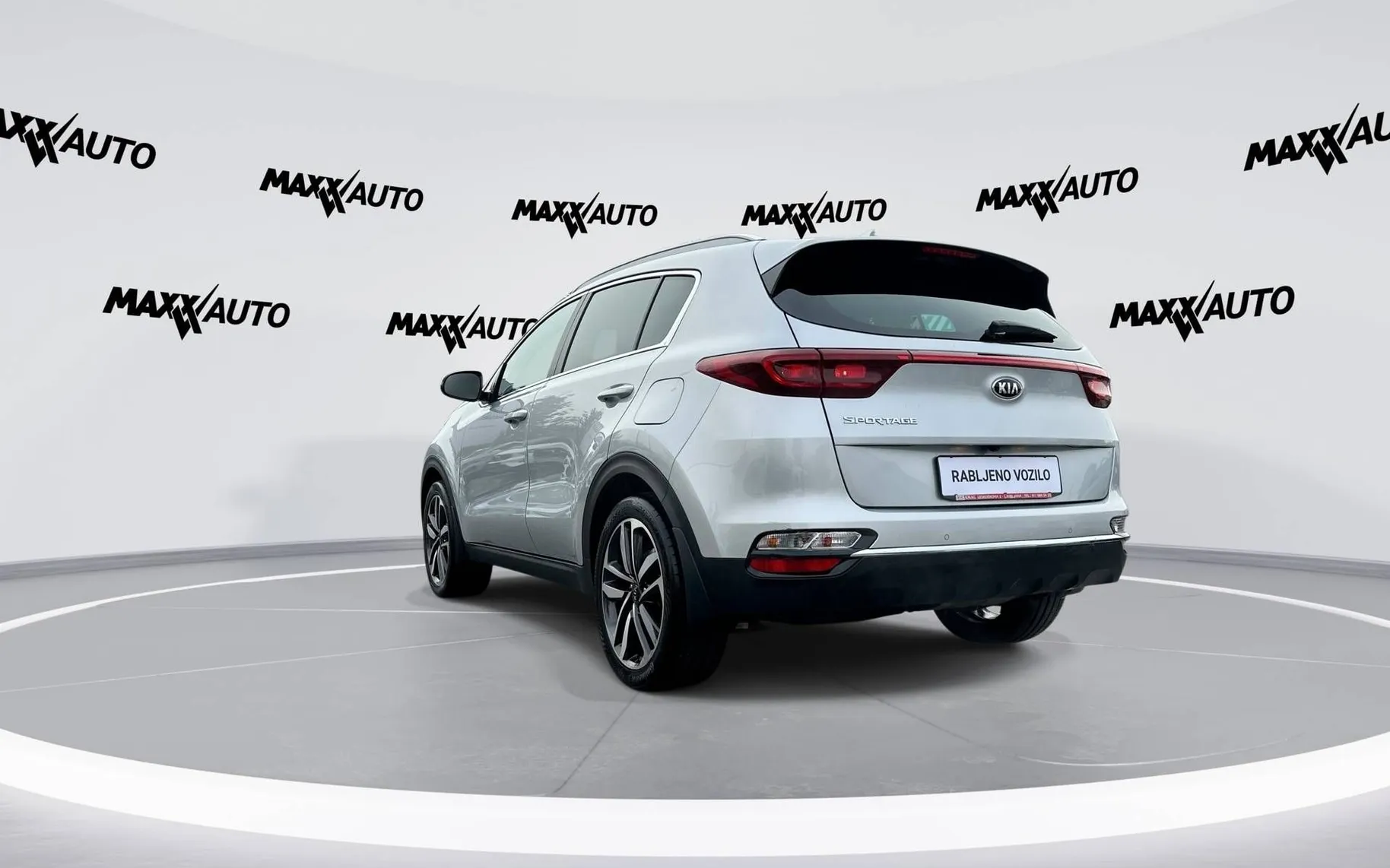 Notranja slika - KIA Sportage - 2WD 1.6 CRDI EX Fresh ISG DCT - 7
