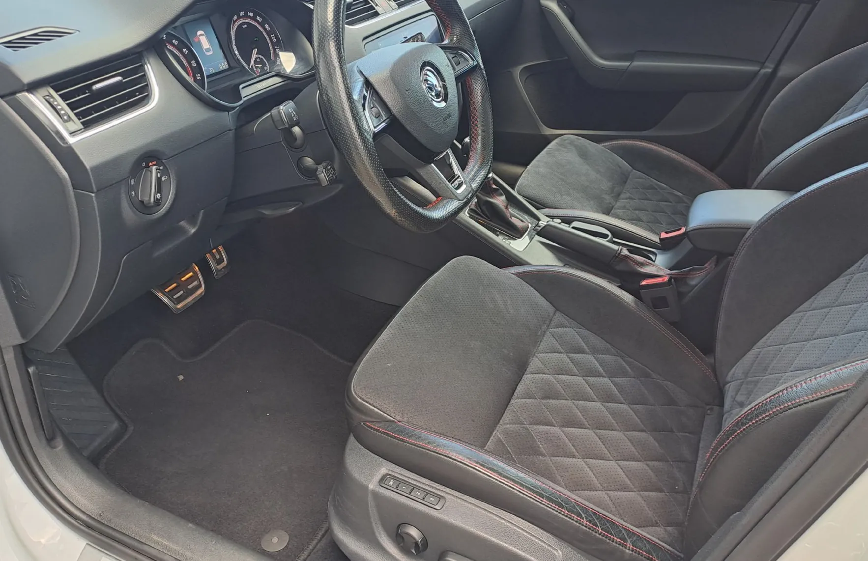 Zunanja slika - Škoda Octavia - RS 2.0 TDI 4x4 DSG 135 kW - 5