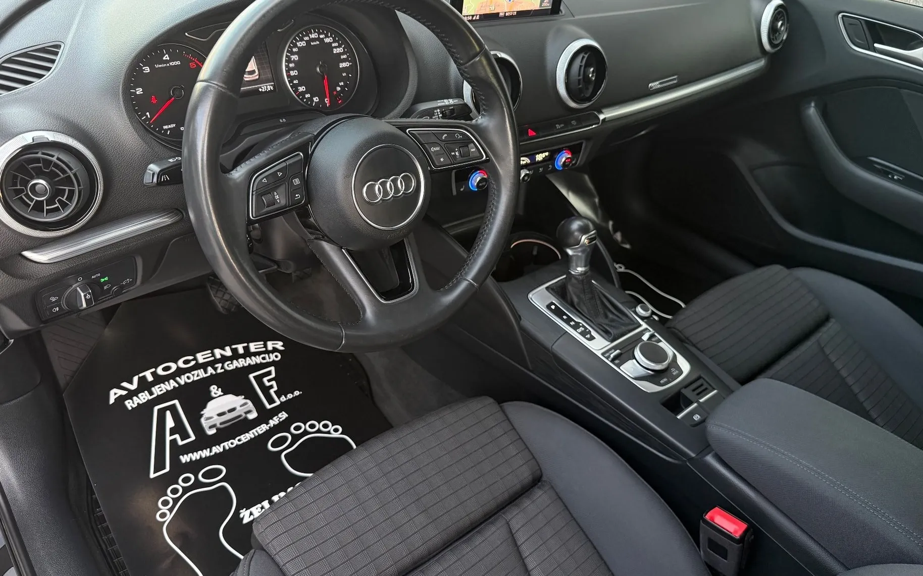 Notranja slika - Audi A3 - 2.0 TDI-S TRONIC-S LINE-161.000km-LIZING ZA TUJCE- - 11