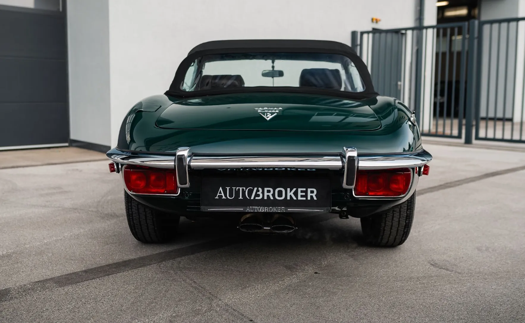 Zunanja slika - Jaguar E-Type - V12 Roadster - najlepši avto kadarkoli narejen - 6