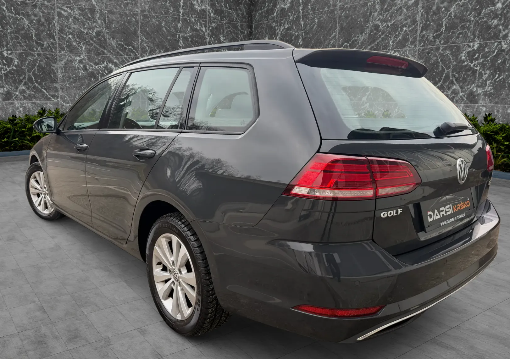Zunanja slika - VW Golf - 1.6 TDI Comfortline 115PS SLOVENSKI PDC ALU16 - 3