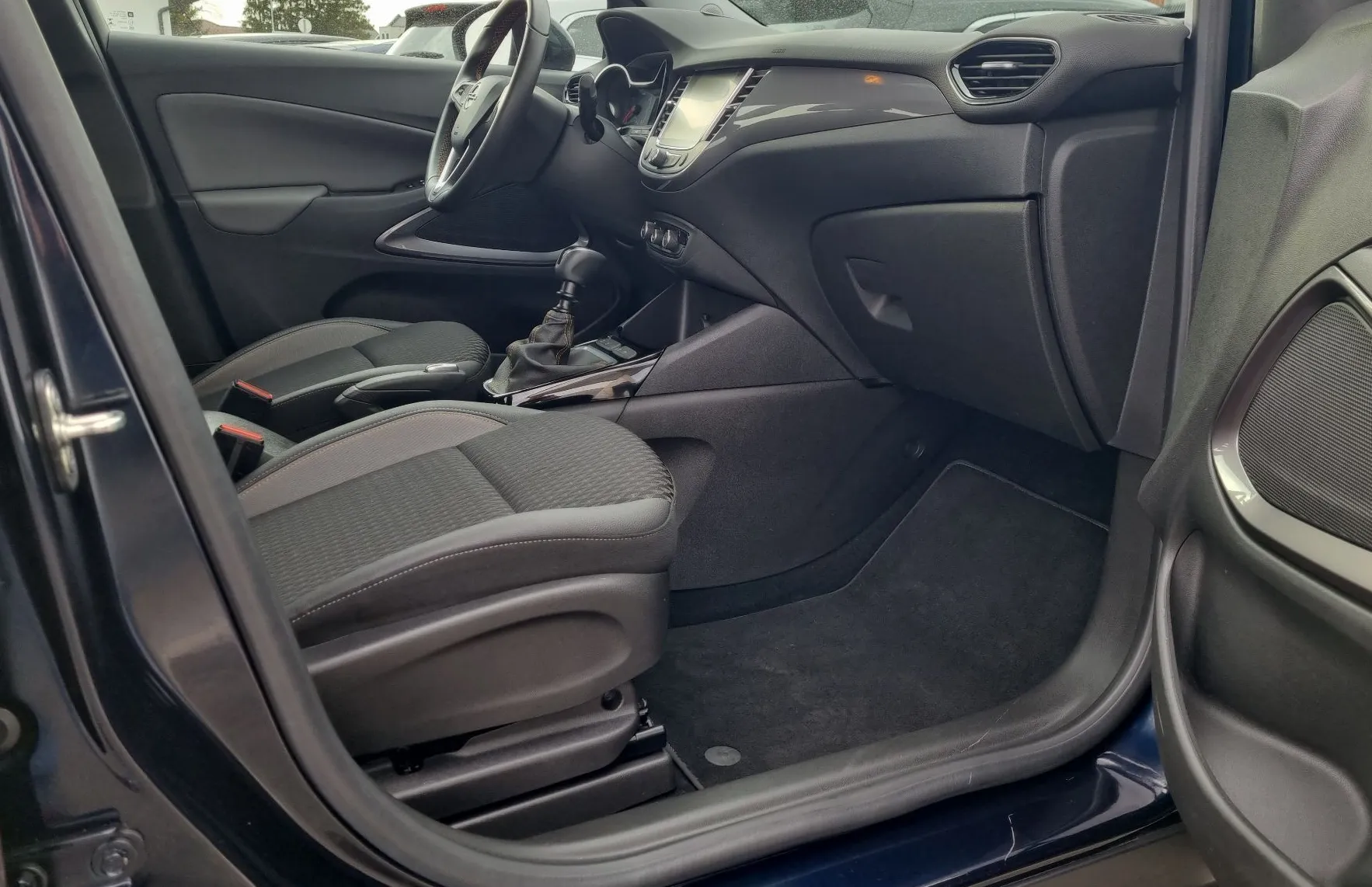 Zunanja slika - Opel Crossland X - 1.2 TURBO 81KW S S DESIGN LINE - 13