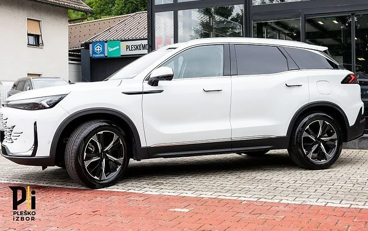 Zunanja slika - Baic X7 - 1.5T DCT 177 2WD - ZALOGA - 3