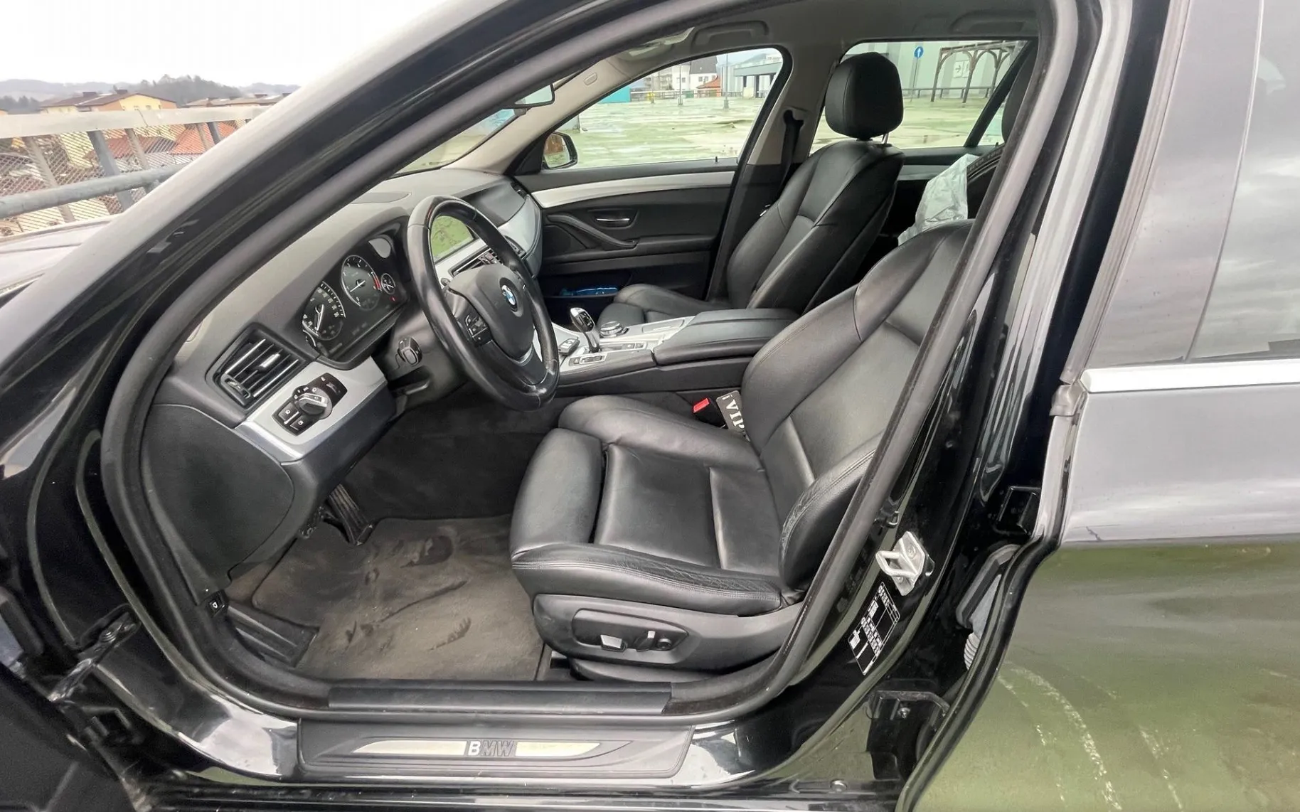 Zunanja slika - BMW Serija 5 - Touring: 520d 140 KW BI-XSENON.NAVI.USNJE.PDC S+Z - 20