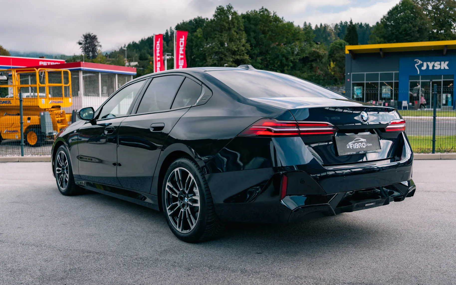 Zunanja slika - BMW Serija 5 - 520i Avt. Steptronic M-SPORT - 5