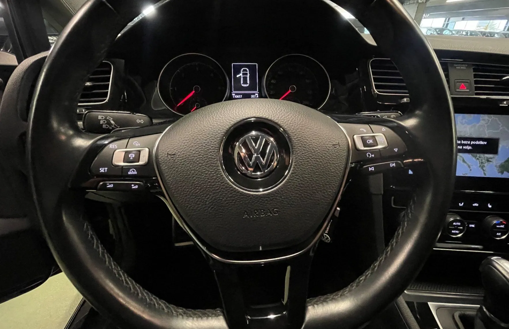 Zunanja slika - Volkswagen Golf - 2.0 TDI BMT Comfortline DSG PDC 2X.OGR. SEDEŽI. - 11