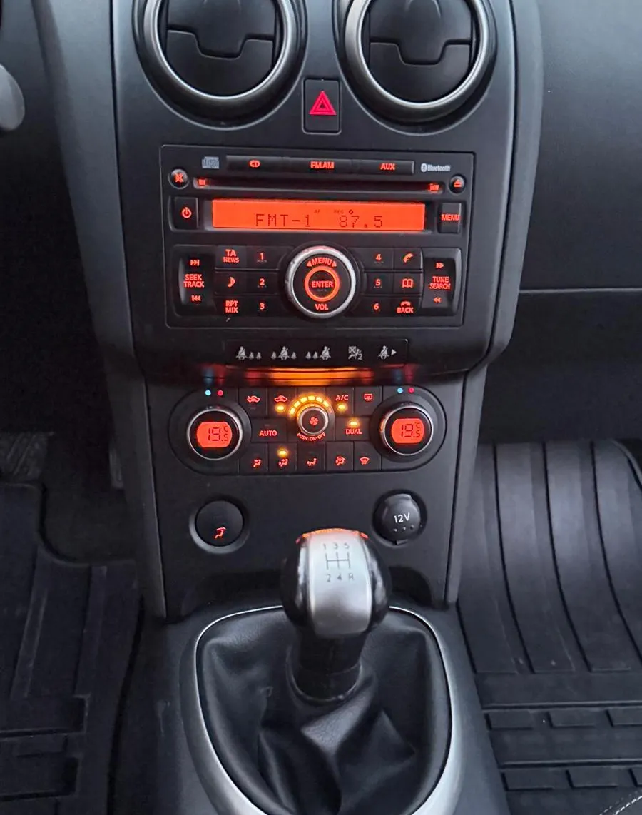 Notranja slika - Nissan Qashqai - 1,6 16V Visia - 8