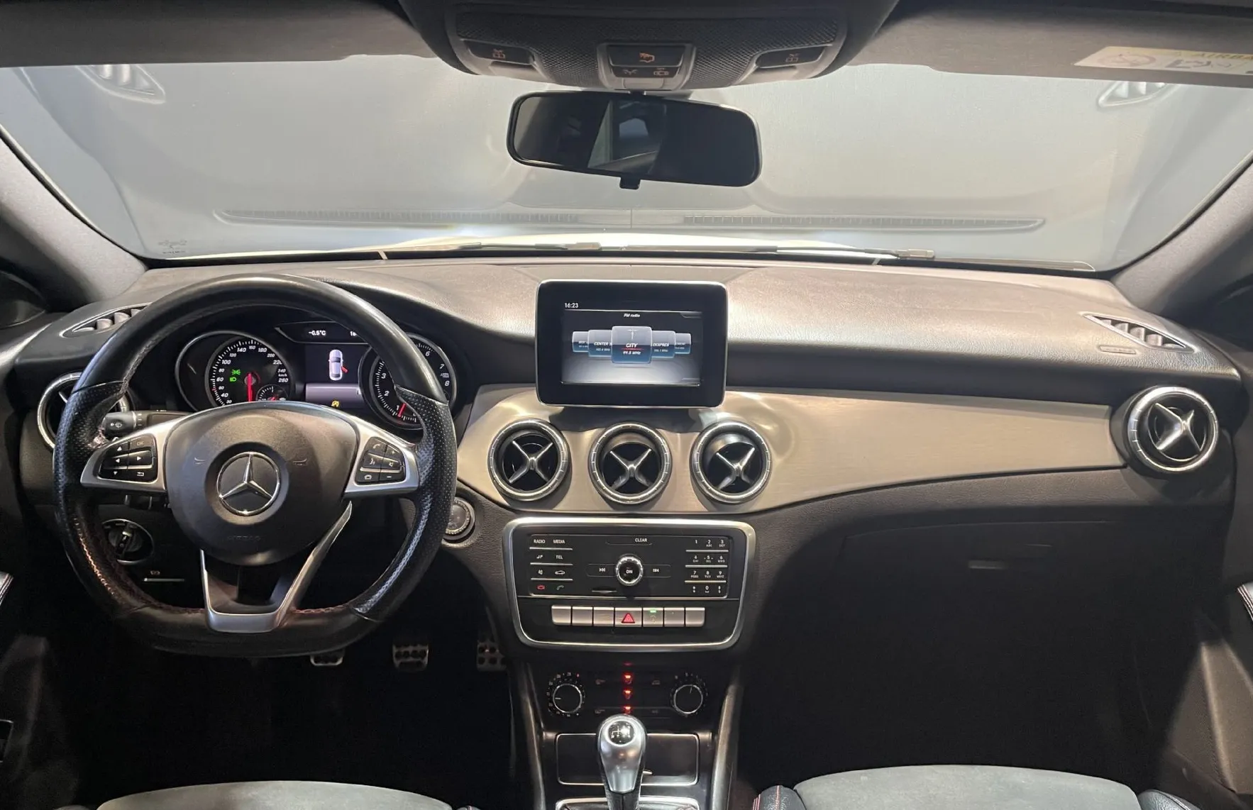Zunanja slika - Mercedes-Benz CLA-Razred - CLA-180-AMG LINE-TEMPOMAT-KAMERA-2XPDC-ALU-LED - 8