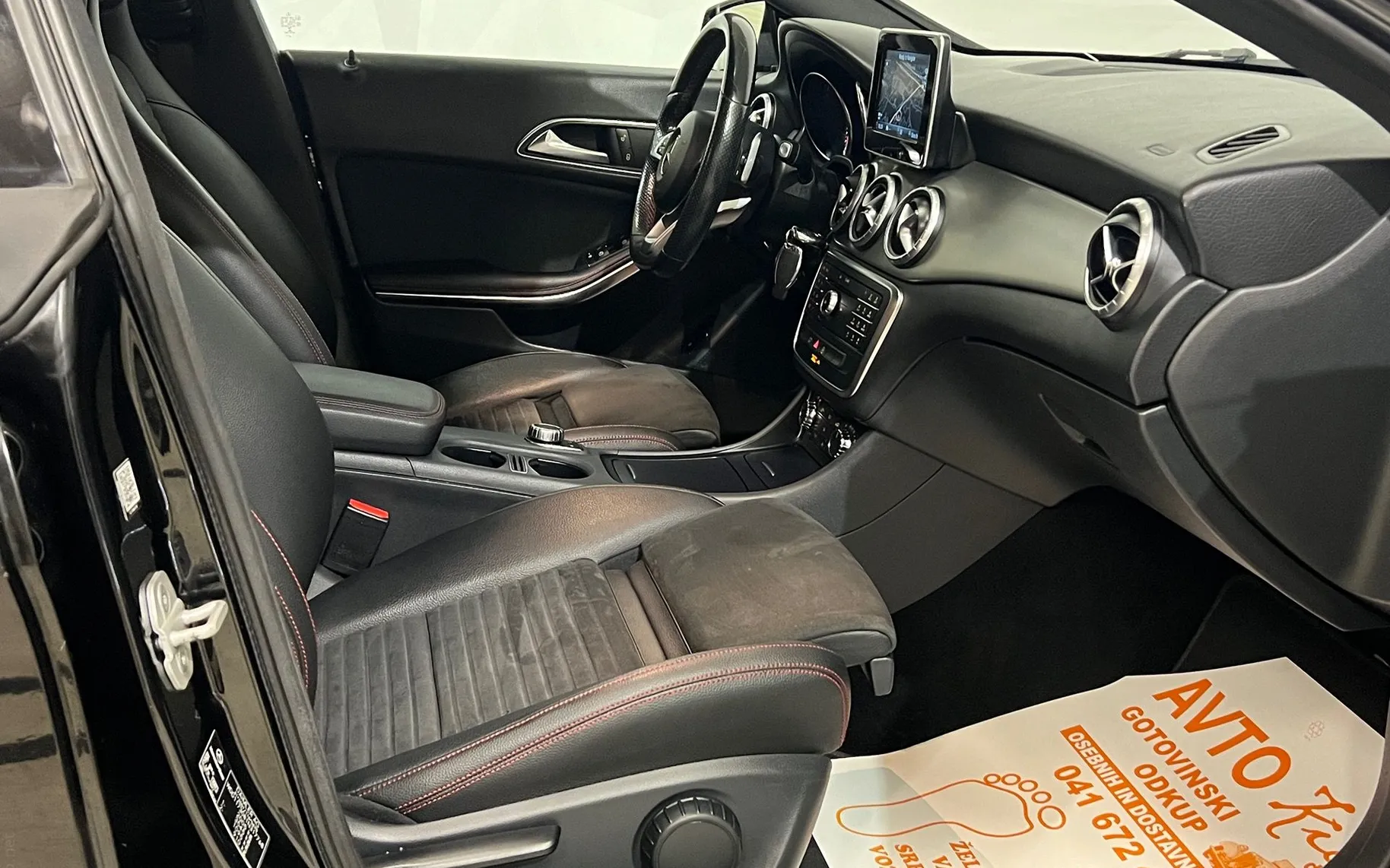 Notranja slika - Mercedes-Benz CLA-Razred - 200d-AMG-BLACK LINE-AUTOMATIK-KAMERA-NAVI-BI-XENON - 11