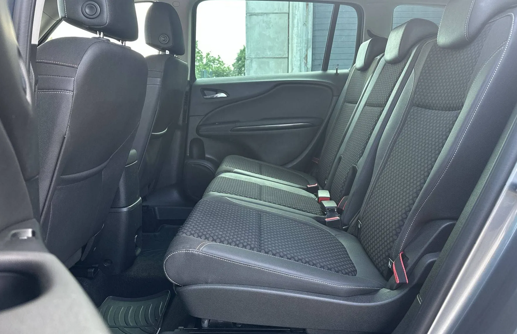 Zunanja slika - Opel Zafira - 1.4 Tourer... - 11