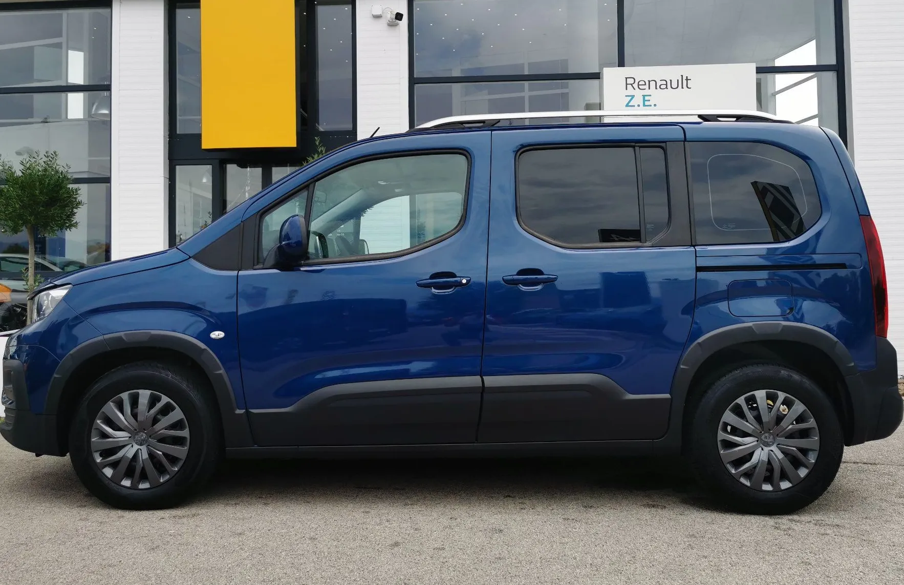 Zunanja slika - Peugeot Rifter - 1.5 HDi L1 AUT. - 4