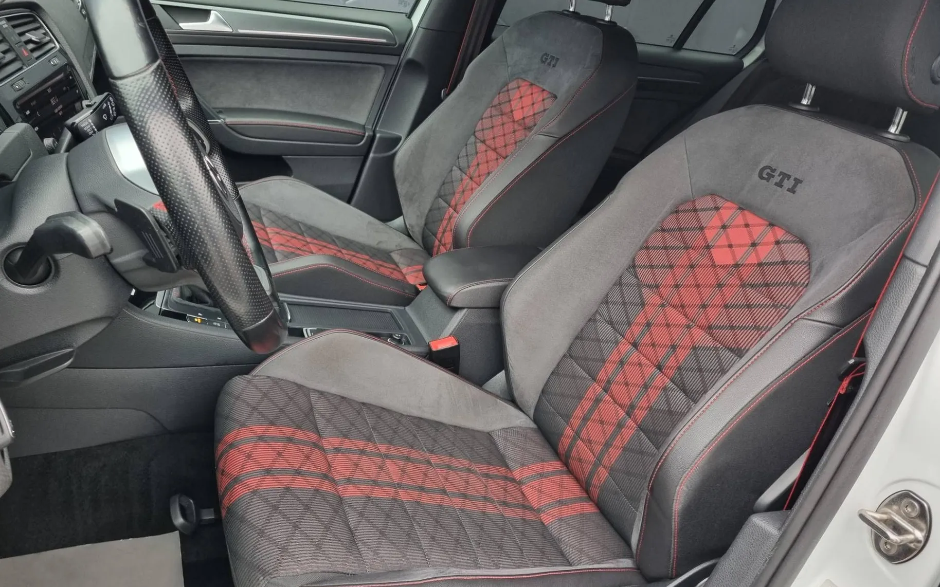 Zunanja slika - VW Golf - 2.0 GTI TCR avt. 290PS-Alcantara-Virtual-DSG-Alu - 13