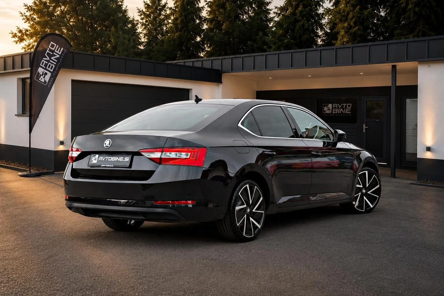 Zunanja slika - Škoda Superb - 2.0 TDI DSG•LIMO•ACC•NAVI•KAMERA•KLJUKA•ATRAKTIVEN - 6