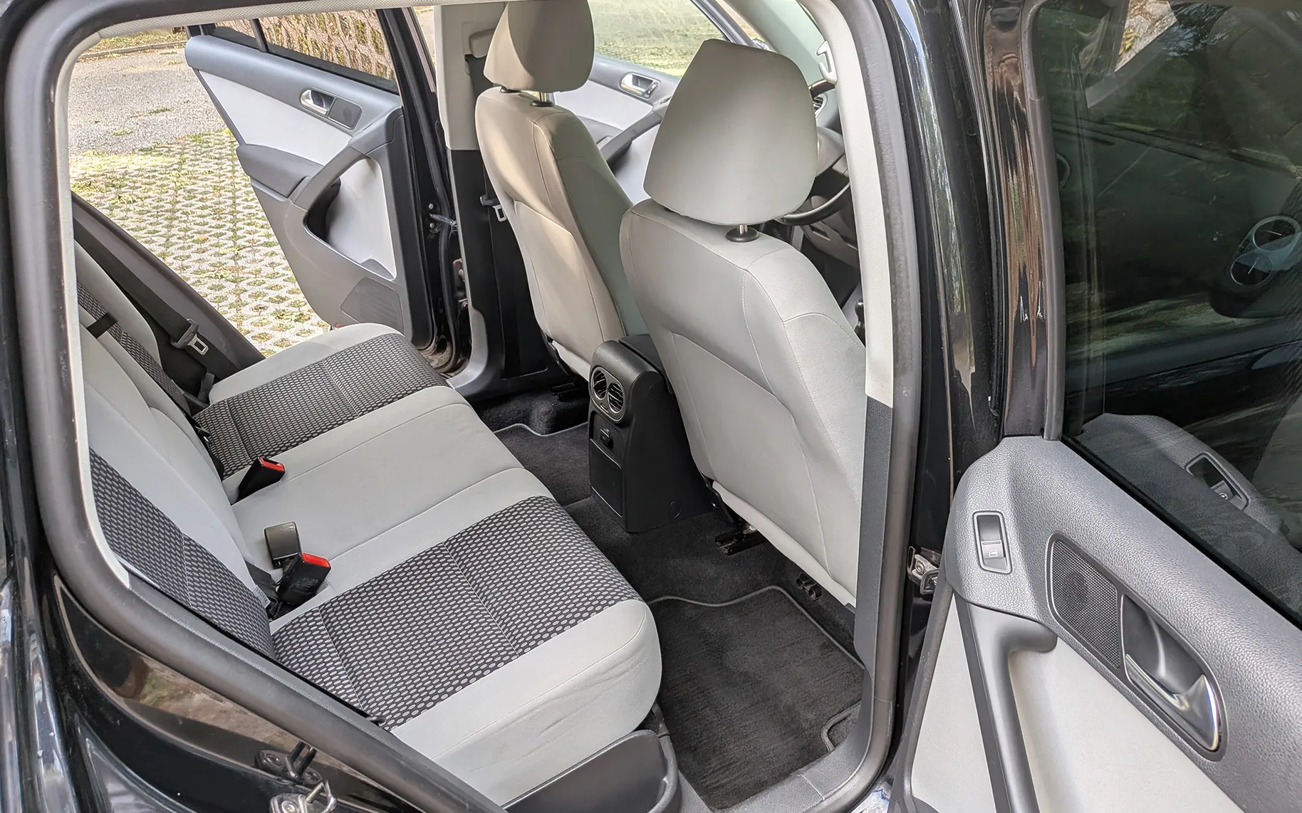 Notranja slika - Volkswagen Tiguan - 1,4 TSI BlueMotion Trend&Fun - 12