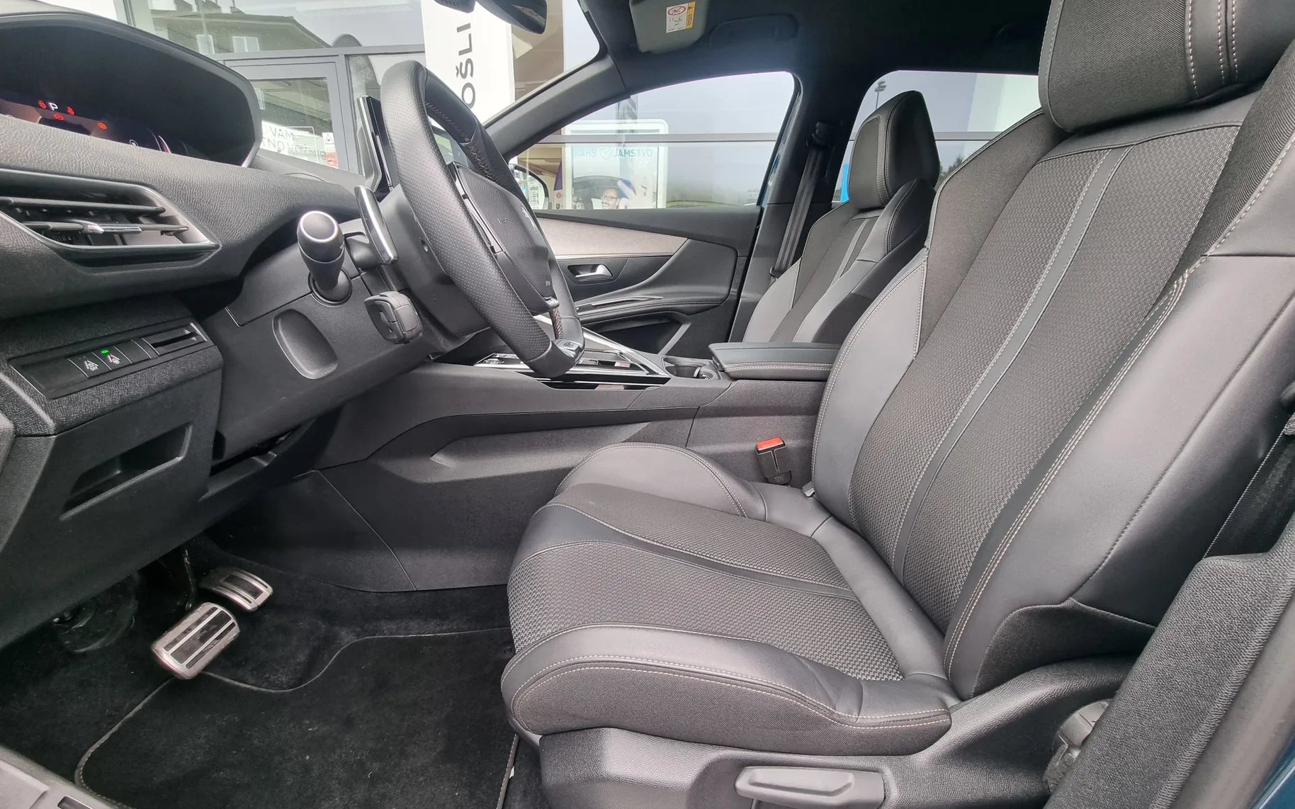 Zunanja slika - Peugeot 3008 - 1.2 MHEV 136 GT OPREMA Avtomatik - POTRJENA KNJIGA - 12