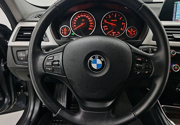 Zunanja slika - BMW Serija 3 - Touring: 318d-AUT-XENON-NAVI-GR.SED-2X DIG KLIMA- - 7