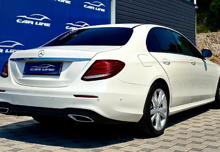 Zunanja slika - Mercedes-Benz E-Razred - E 220 d AMG Line Avt. - 4