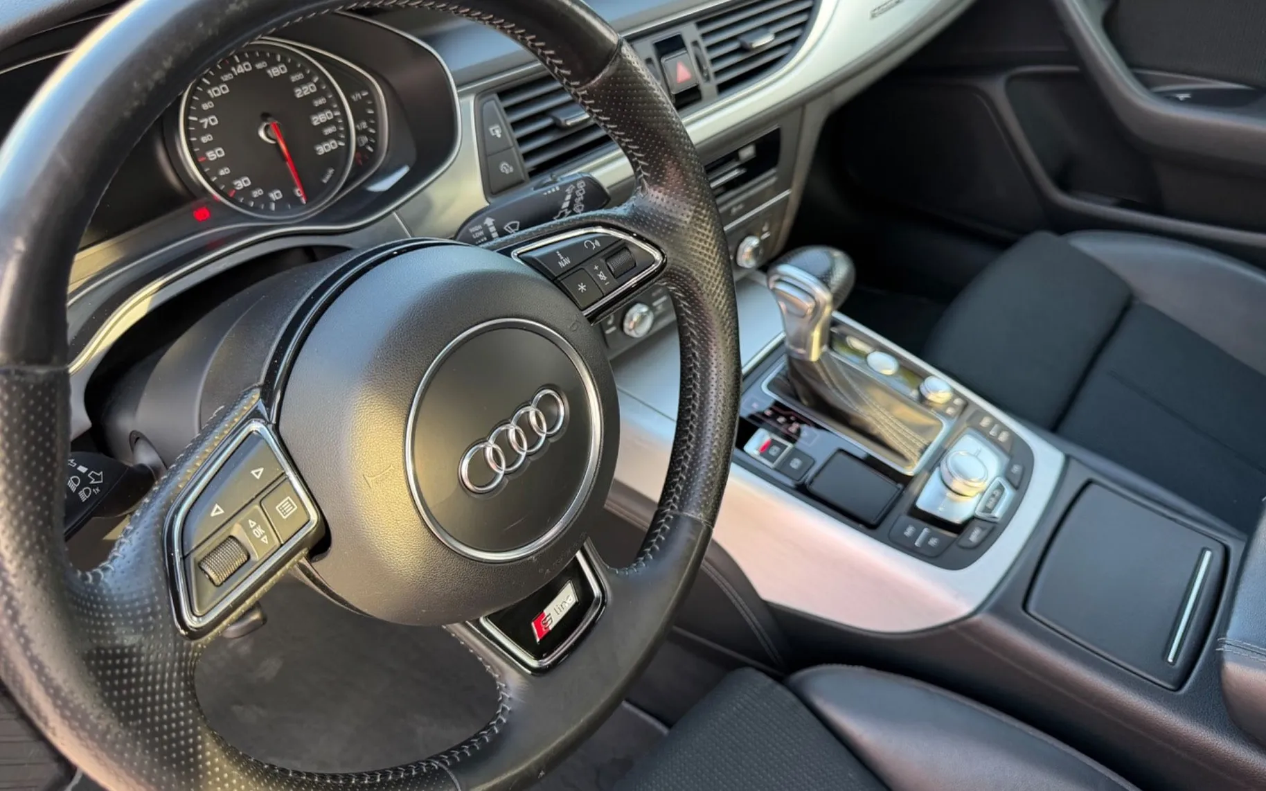 Notranja slika - Audi A6 Avant - 3.0 TDI S-Line 4x4 - 9