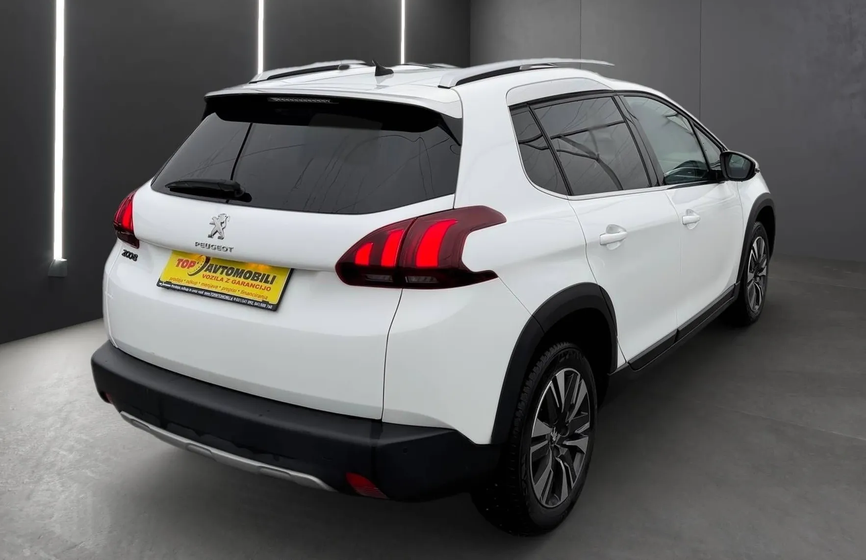 Zunanja slika - Peugeot 2008 - 1.2 PureTech SLOVENSKI 1.LASTNIK BI-XENON NAVI P - 6