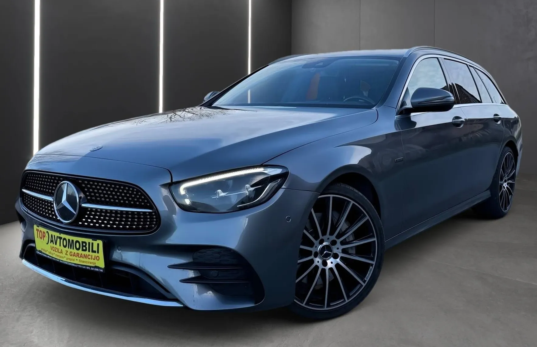 Zunanja slika - Mercedes-Benz E-Razred - 300 de 4MATIC AMG LINE LED DISTRONIC KAM USNJE T - 1