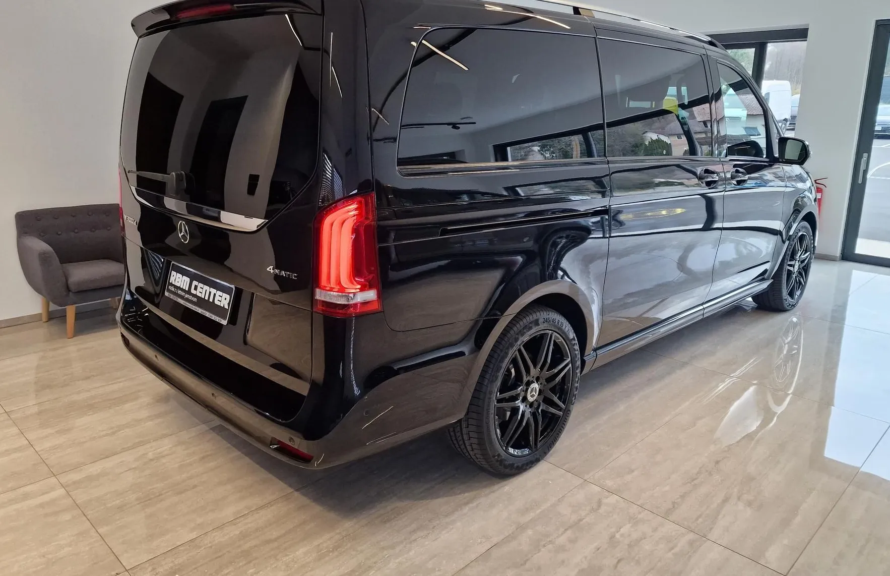 Zunanja slika - Mercedes-Benz V-Razred - V 300d LONG|AMG LINE|4X4|PAN|360|BURMESTER| - 3