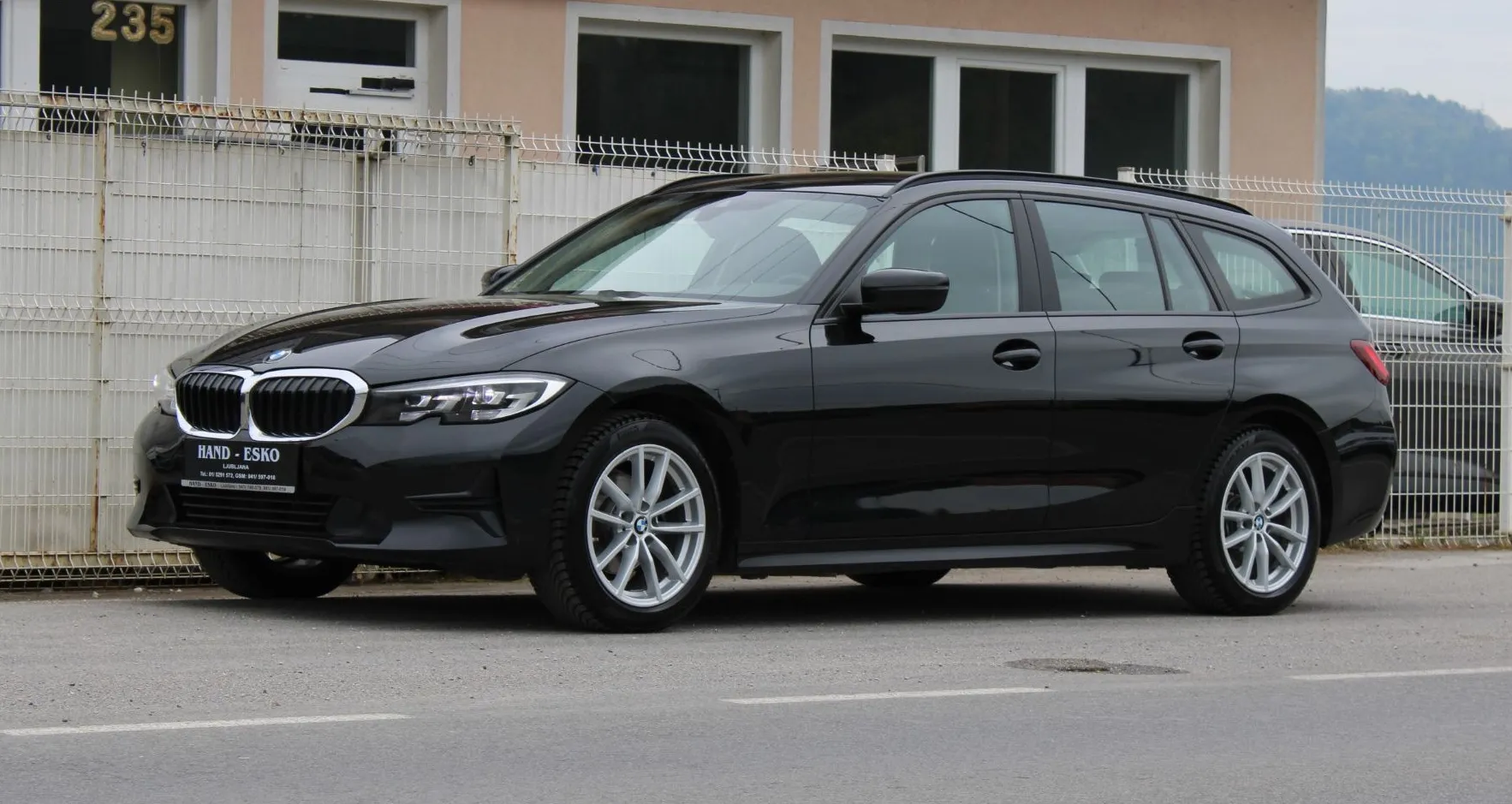 Zunanja slika - BMW Serija 3 - Touring: 318dA Touring Advantage Avt. ALU NAVI PDC LED - 4