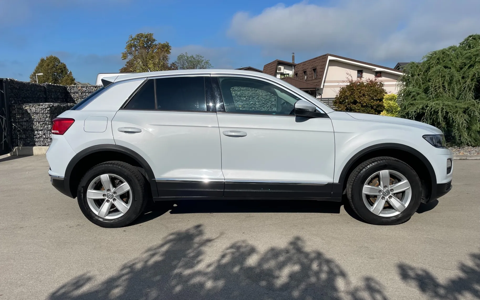 Zunanja slika - Volkswagen T-Roc - 2.0 TDI Sport+1.LASTNIK+ALU+ACC+NAVI+PDC+ODLIČEN. - 5