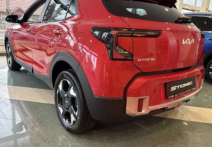 Zunanja slika - KIA Stonic - 1.0 T-GDi 73.6 kW  100 KM  EX Pulse DCT - 3