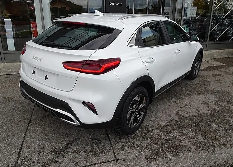 Zunanja slika - KIA XCeed - 1.6 T-GDi LX SMART ISG 7DCT + ZIMSKE GUME + 30° - 4