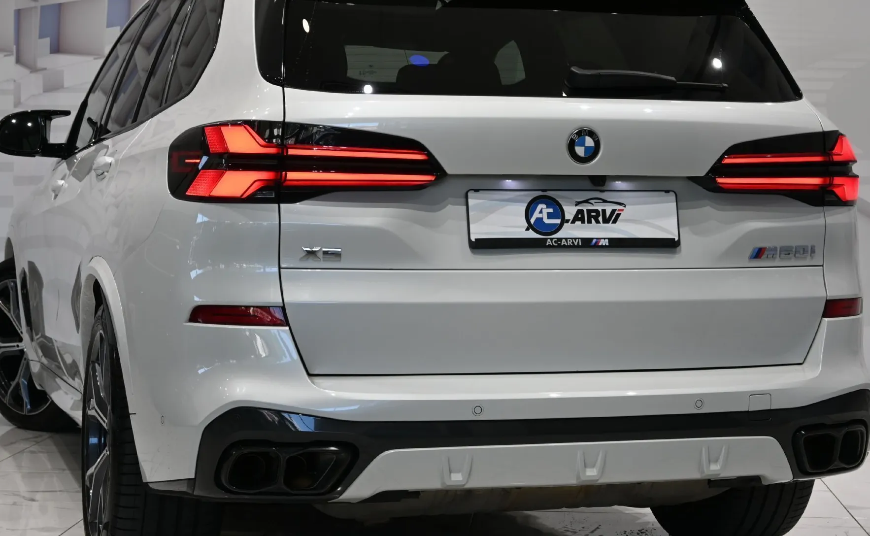 Zunanja slika - BMW X5 - serija : xDriveM60i .M.SPORT-ZRAČNO-KLJUKA-PANO-HUD-KEYLES - 6