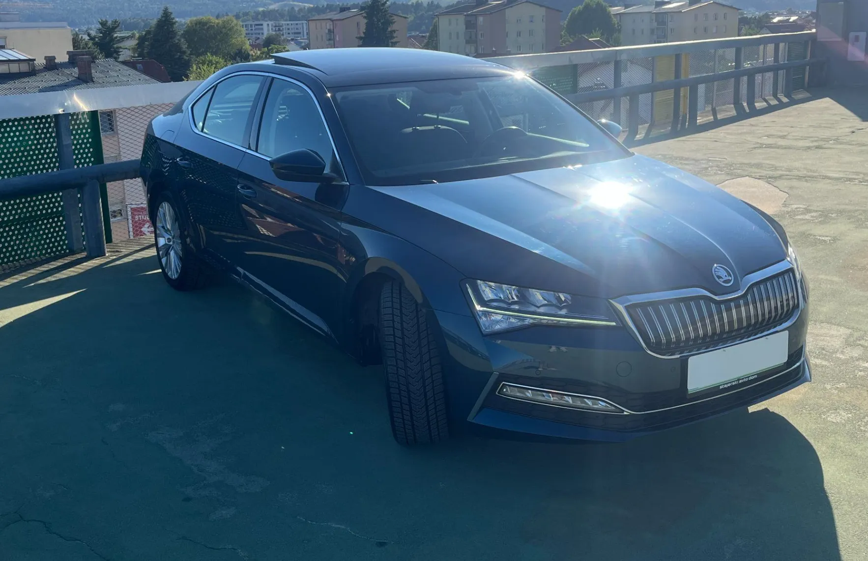 Zunanja slika - Škoda Superb - iV 1.4 TSI Ambition DSG. PANORAMA. LED.NAVI.2X PDC - 3