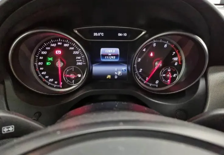 Zunanja slika - Mercedes-Benz GLA-Razred - GLA 180 Avt.KAMERA.USNJE.LED.NAVI. - 4