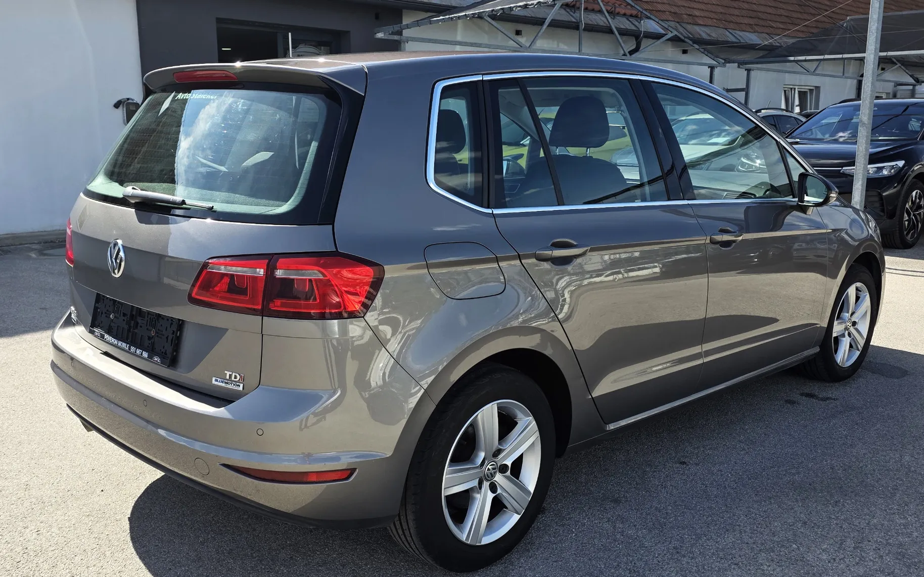 Zunanja slika - Volkswagen Golf - Sportsvan 1,6 TDI BMT DSG 1.LAST SLO PDC TEMP - 4
