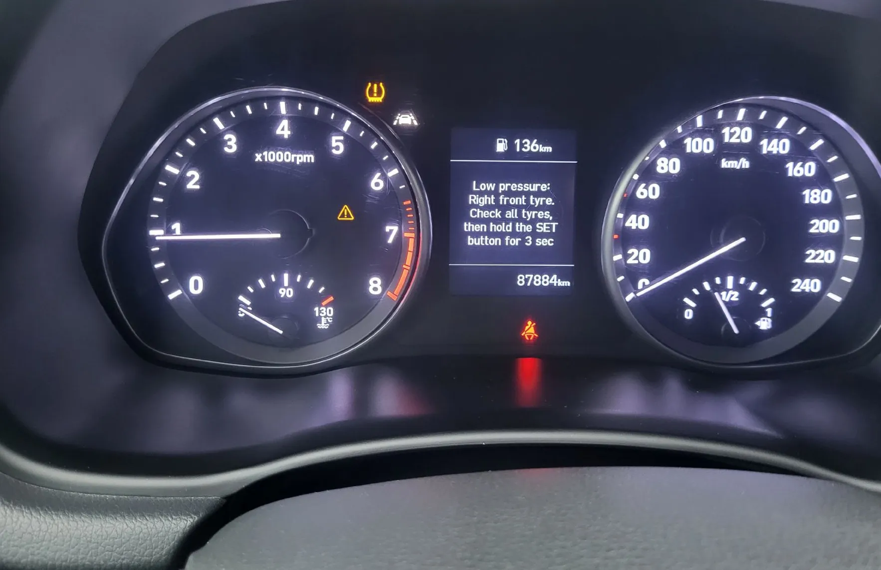 Zunanja slika - Hyundai i30 Wagon - 1.5 110 MPI TREND-slo-1last-ac-el.paket-servisna - 9