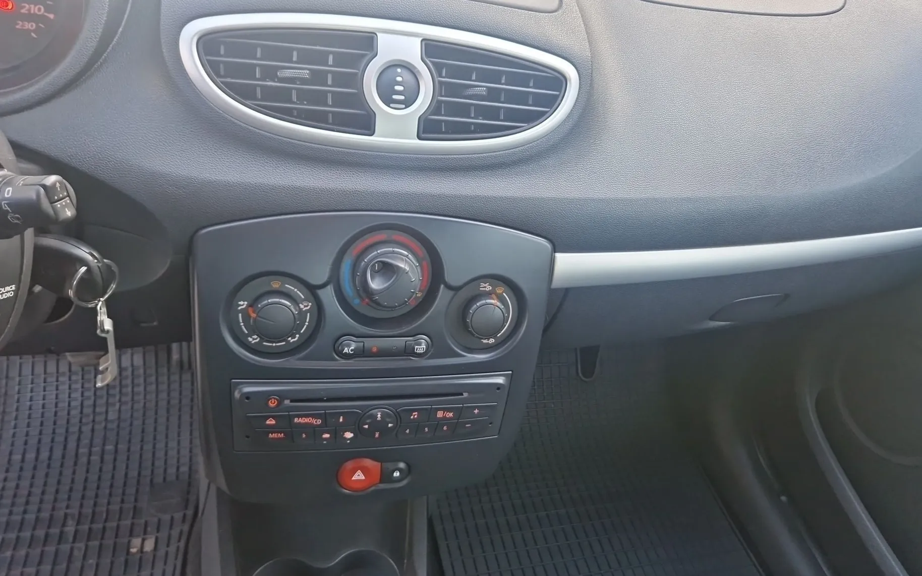 Zunanja slika - Renault Clio - 1.2 16V Dynamique - 14