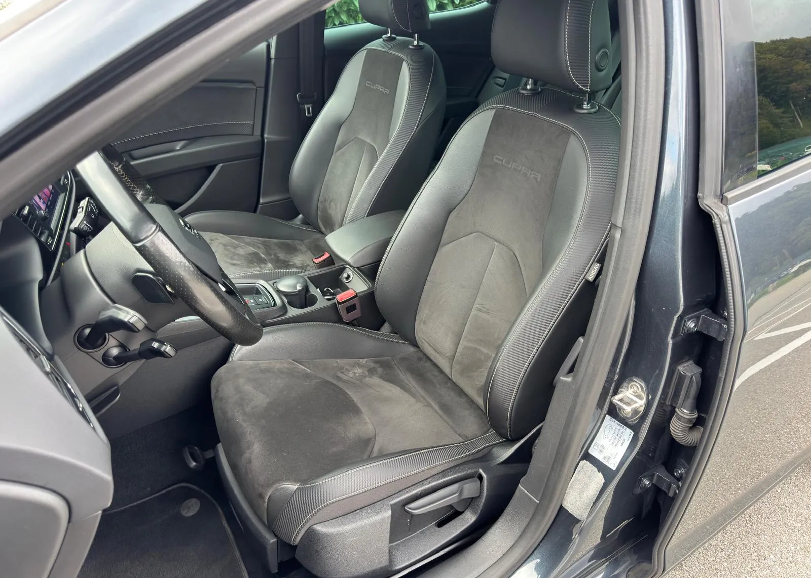 Notranja slika - Seat Leon - 2,0 TSI CUPRA DSG - 7