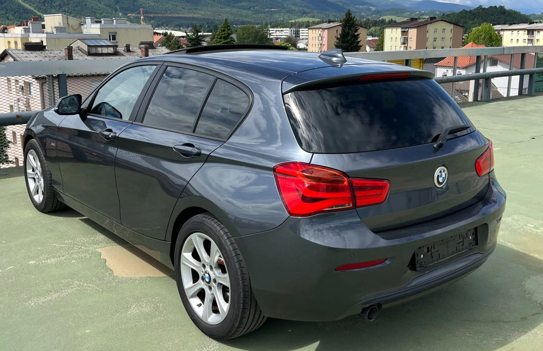 Zunanja slika - BMW Serija 1 - : 116d Sport Line AVT. LED. PANO. 2X PDC. TEMPOM. - 7
