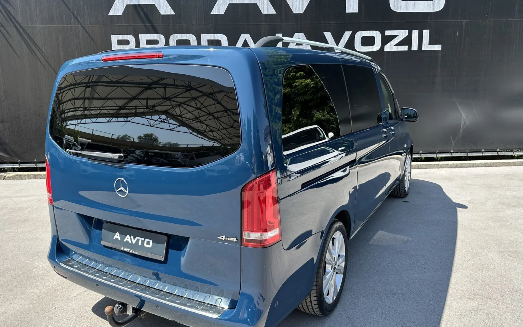 Zunanja slika - Mercedes-Benz Vito - 4x4-LANG-WEBASTO-2xPDC-NAVI-GRET.SEDEŽEV-7+1-VK... - 6