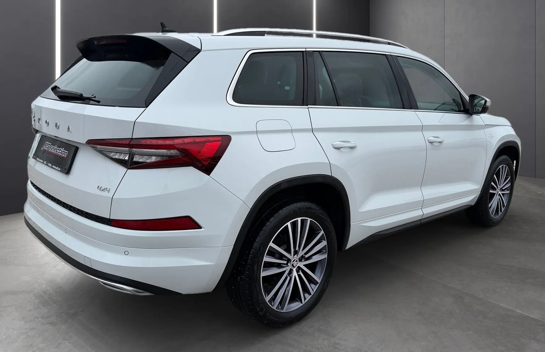 Zunanja slika - Škoda Kodiaq - L K 2.0 TDI 110kW 4X4 DSG-Matrix LED-Mrtvi kot-... - 3