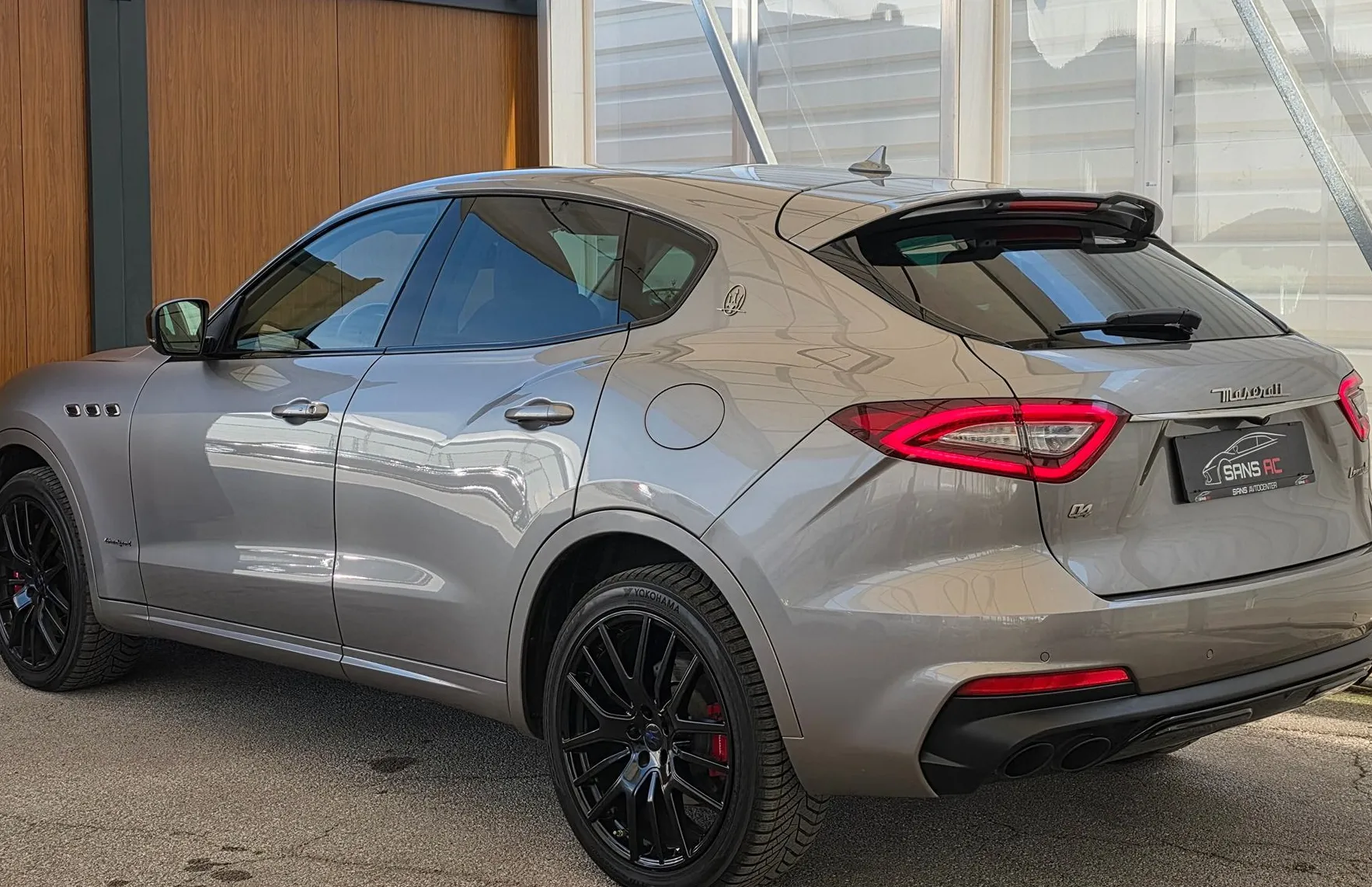 Zunanja slika - Maserati Levante - 3.0 V6 GranSport-ZRAČNO-SOFTCLOSE-KAM-GR.SED - 3