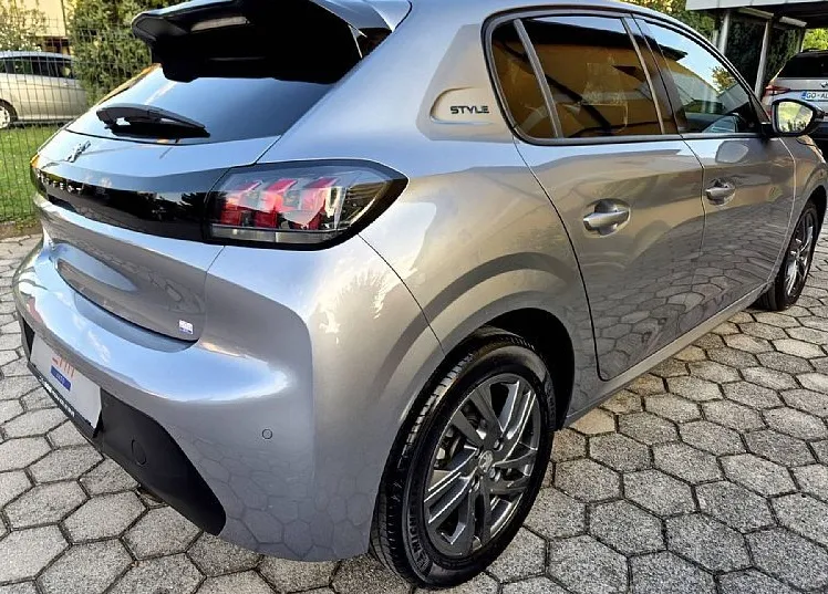 Zunanja slika - Peugeot 208 - 1.2 PURETECH 100 ALLURE EAT8 1.LETNO JAMSTVO - 5