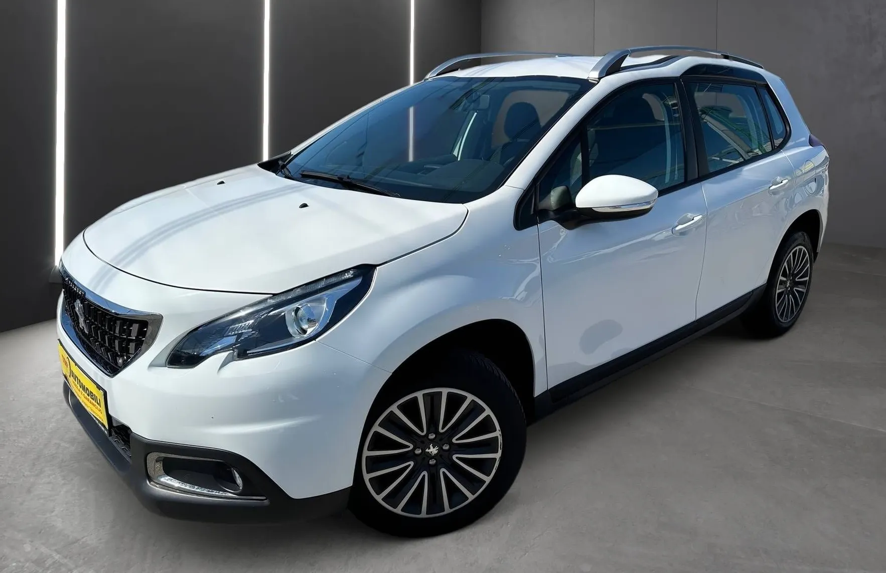 Zunanja slika - Peugeot 2008 - 1.2 SLOVENSKI 1.LASTNIK MOŽNOST BREZ POLOGA - 2