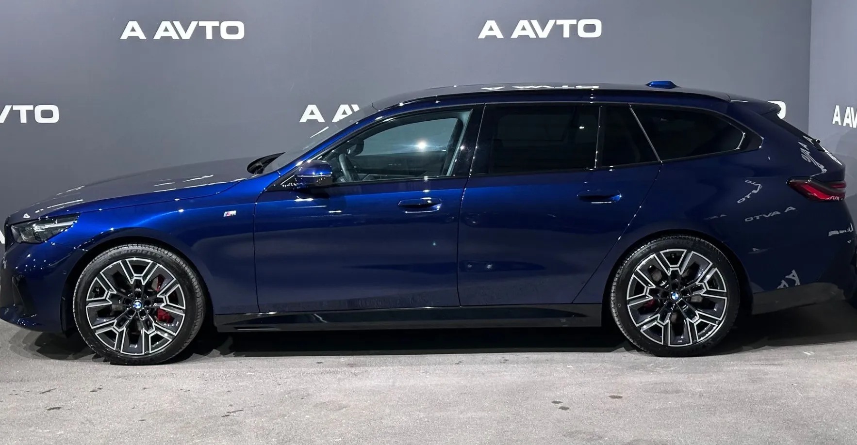 Zunanja slika - BMW Serija 5 - Touring: 540d xDrive Touring-M PRO-ICONIC-HARMAN-VK-20CO - 4