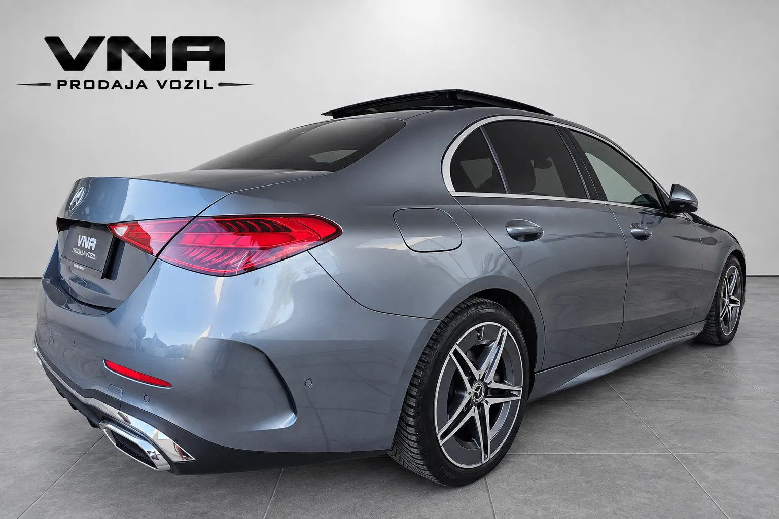 Zunanja slika - Mercedes-Benz C-Razred - C 300 d AMG |PANORAMA|VIRTUAL|AMBIENT|RADAR|ALU18| - 6