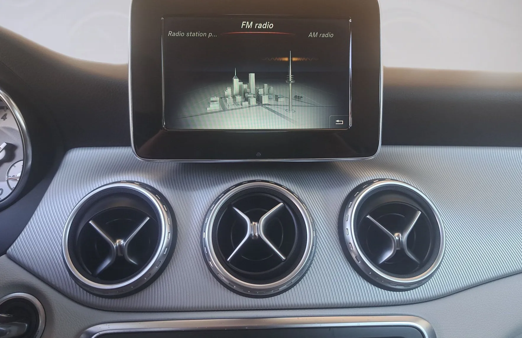 Zunanja slika - Mercedes-Benz GLA-Razred - GLA 180 d Urban - 9