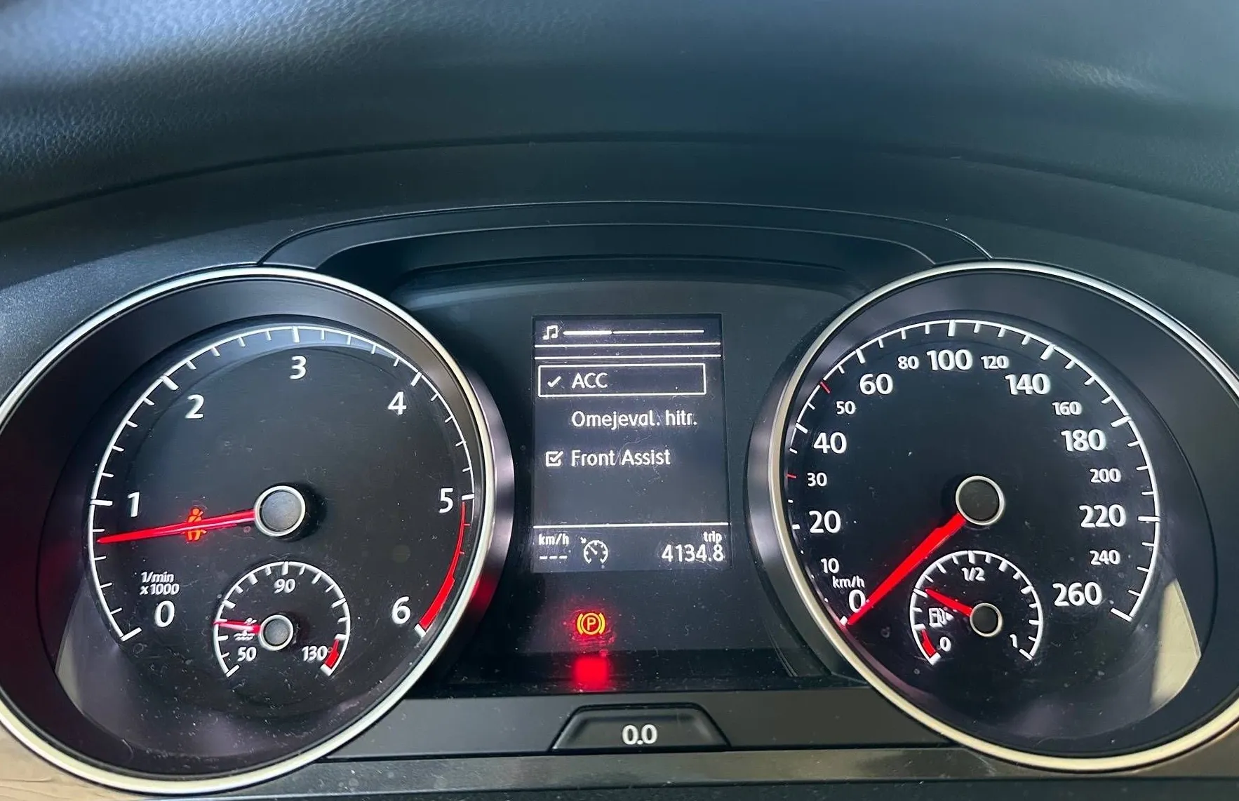 Zunanja slika - VW Golf - 1.6 TDI SLOVENSKI AKTIVNI TEMPOMAT GR.SEDEŽEV TOP - 18