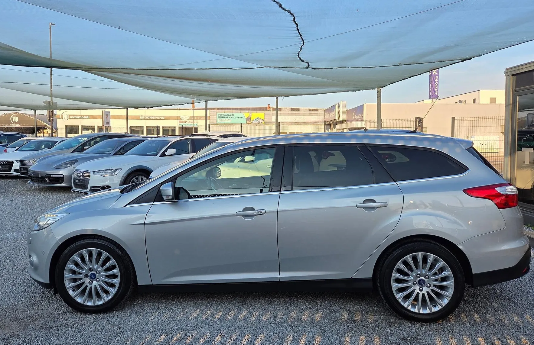 Zunanja slika - Ford Focus - Karavan 2.0TDCi Titanium NAVI-LED 2XPDC-KAMERA-ALU - 4