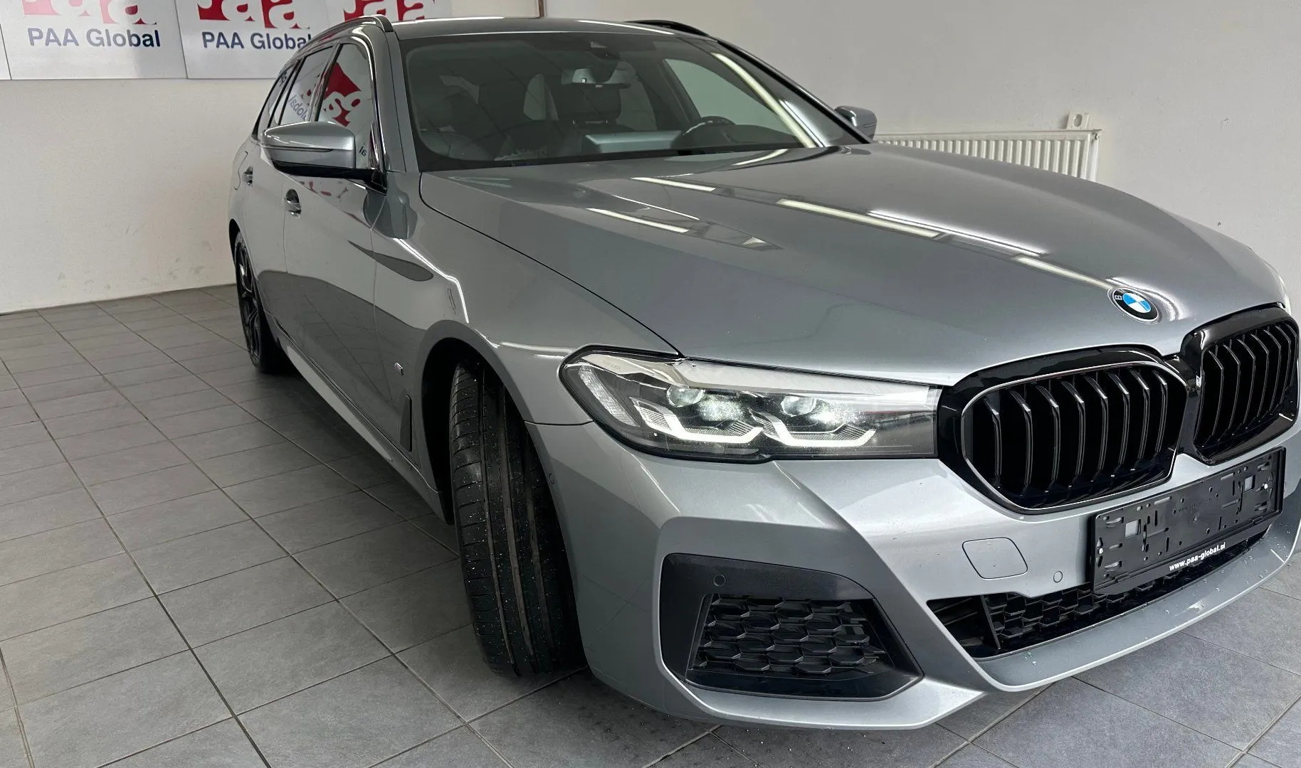Zunanja slika - BMW Serija 5 - 520d Avt.M Sport.NEMŠKI+4ALU.KAMERA.PANORAMA.USNJE - 11