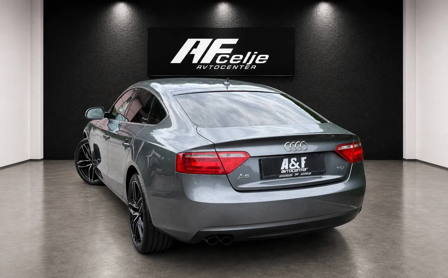 Notranja slika - Audi A5 Sportback - 2.0 TDI-AUT-XENON+LED-NAVI-LIZING ZA TUJCE- - 7